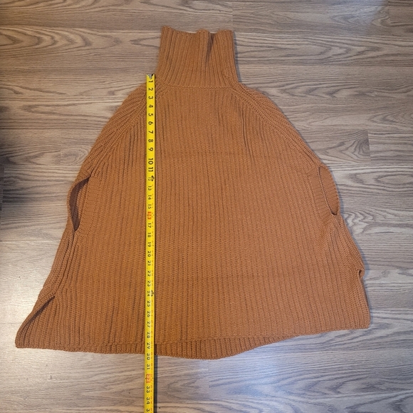 NWT Brown-Orange Turtleneck Poncho - Picture 4 of 5